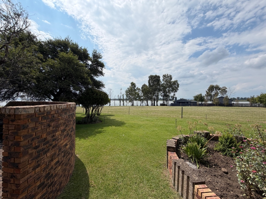 5 Bedroom Property for Sale in Metsimaholo Free State